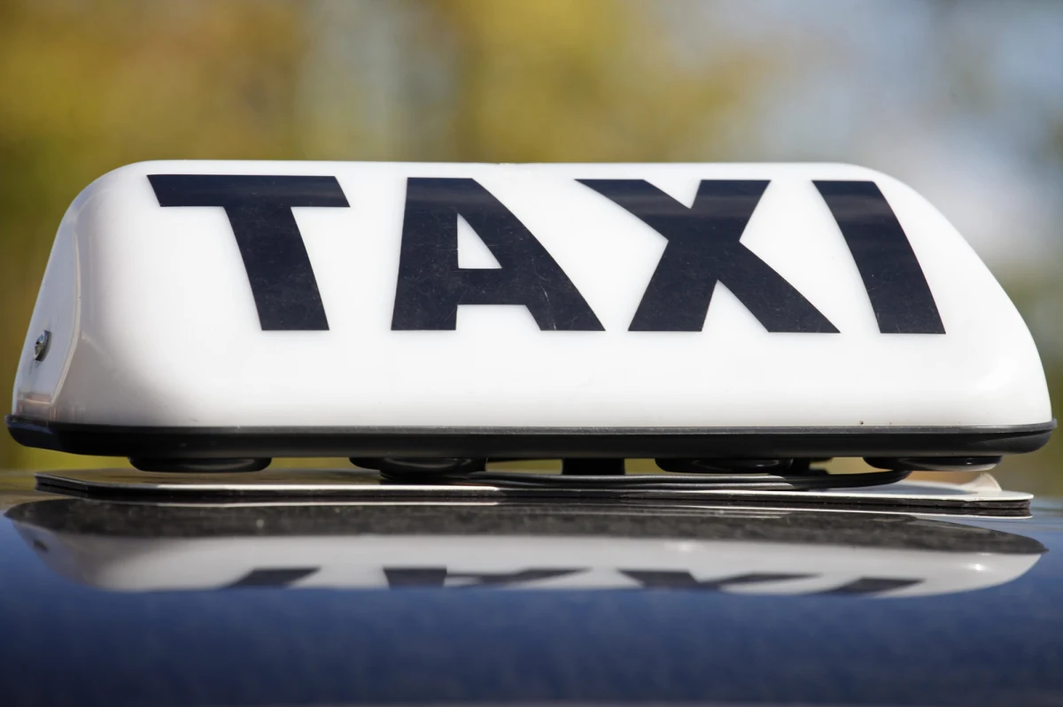 Sąd Rejonowy w Giżycku zdecydował o tymczasowym aresztowaniu 37-latka podejrzanego o zabójstwo 78-letniego taksówkarza. Do zbrodni doszło w sylwestrowy wieczór. Napastnikowi grozi dożywocie.