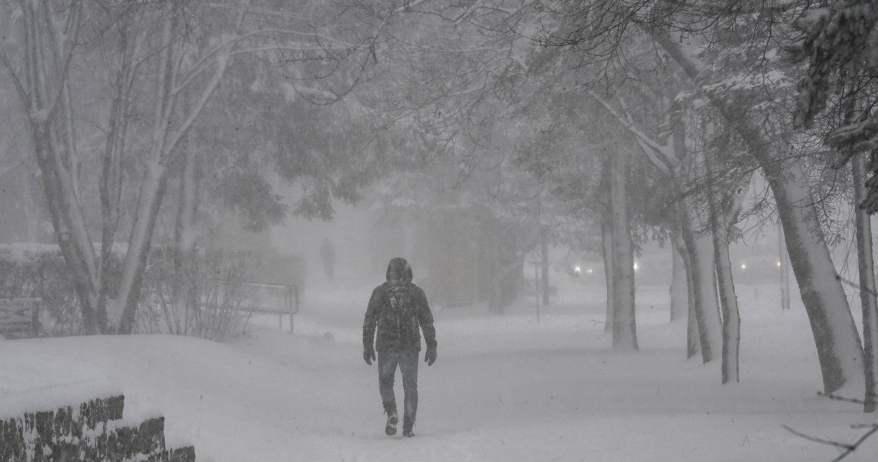 Nadchodzą zamiecie i zawieje śnieżne. IMGW wydał ostrzeżenia