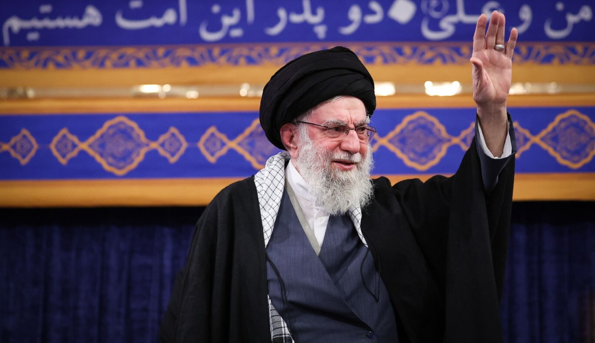 Protesty w Iranie nie ustają. Ajatollah grozi "sprawcom zamieszek"