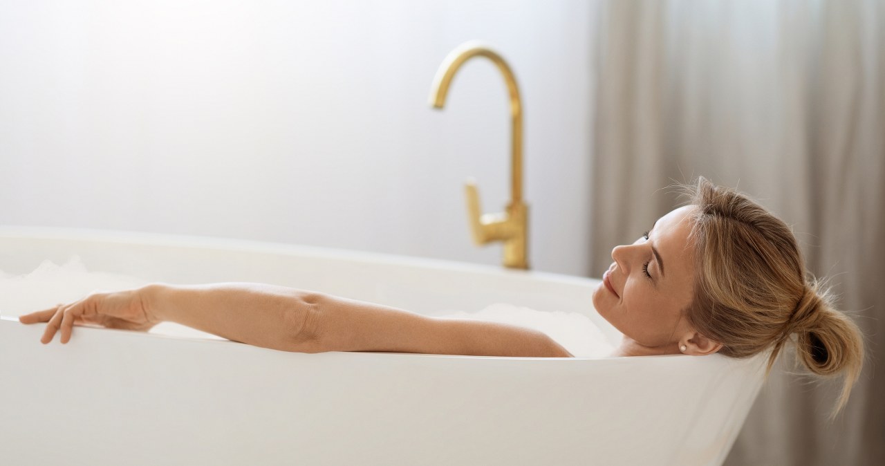 Wrzuć garść do kąpieli raz w tygodniu. Podziękuje ci skóra i układ nerwowy