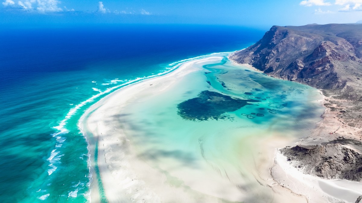 Polacy utknęli na Sokorcie. MSZ ostrzega przed podróżami na tę wyspę