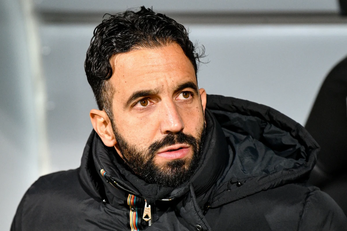 Wrze na słynnym Old Trafford. Z pracą trenera Manchesteru United pożegnał się w poniedziałek Ruben Amorim. Portugalczyk został zwolniony po zremisowanym w niedzielę meczu ligowym z Leeds United na wyjeździe.  