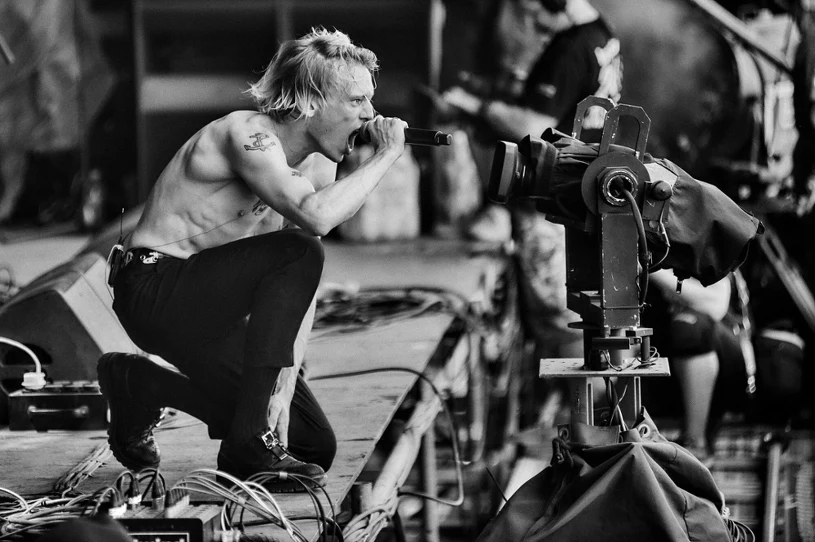 Zagrał potwora w przeboju Netfliksa. Występ u Jurka Owsiaka hitem sieci