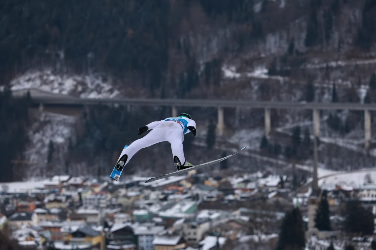 Pięciu Polaków zakwalifikowało się do ostatniego konkursu tegorocznego Turnieju Czterech Skoczni w austriackim Bischofshofen. W zawodach wystąpią Kacper Tomasiak, Maciej Kot, Kamil Stoch, Dawid Kubacki i Paweł Wąsek.