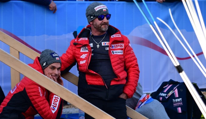 Pomagał polskim skoczkom wejść na szczyt. Znowu pojawił się na skoczni