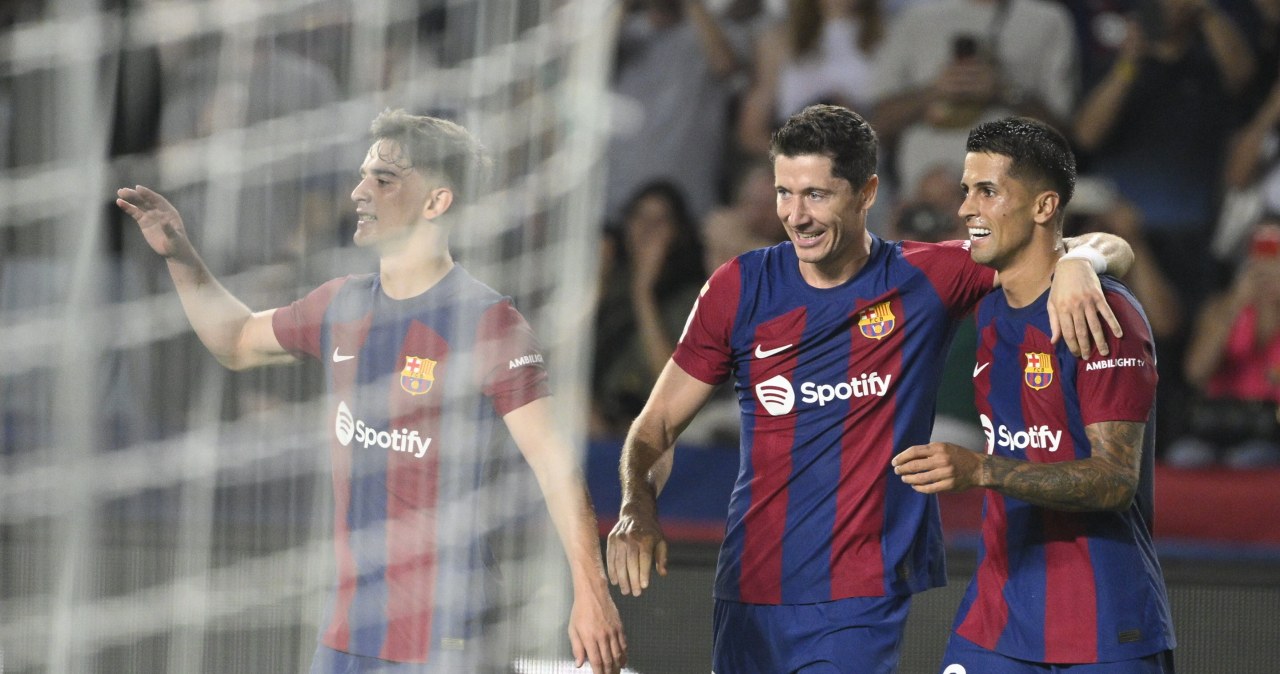 Barcelona finalizuje transfer. Padło "Here we go!". Lewandowski już wie