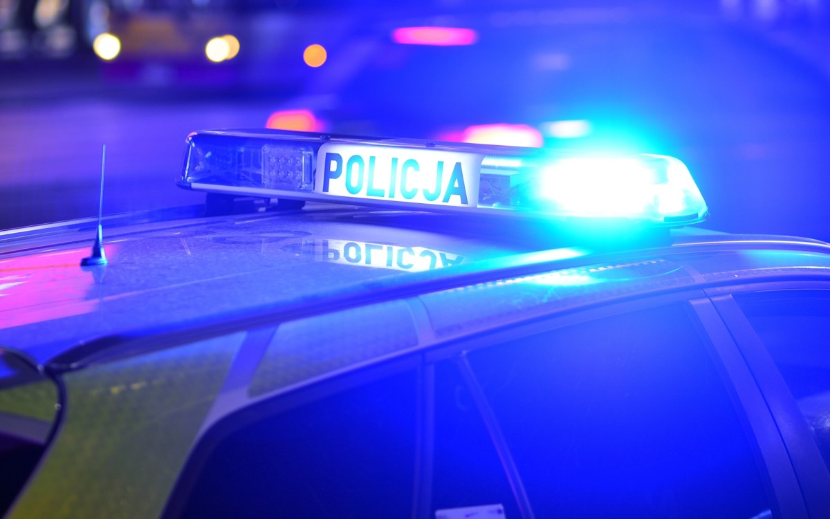 Martwe dziecko w mieszkaniu. Policjanci weszli siłą