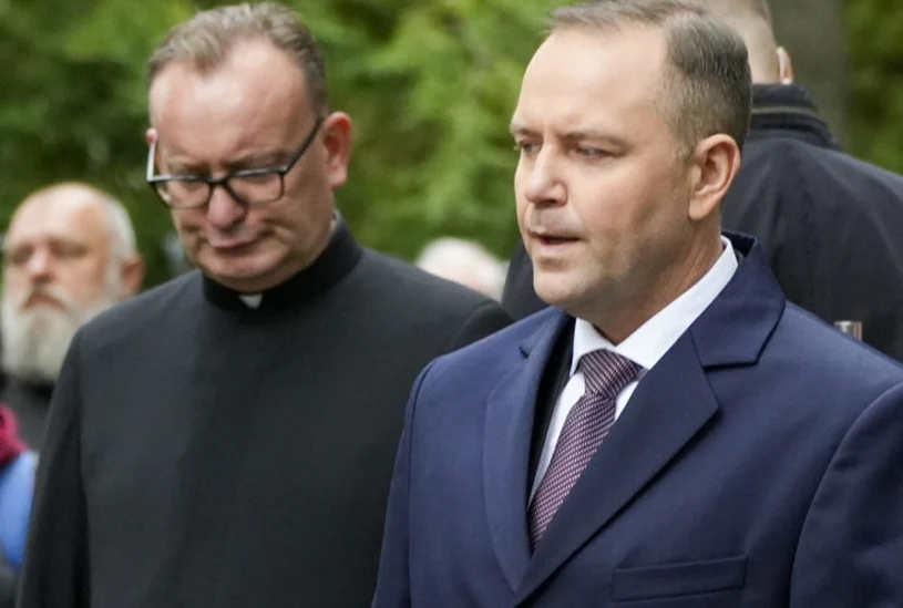 To była formalność, ksiądz potwierdza. I ujawnia polecenie Nawrockiego