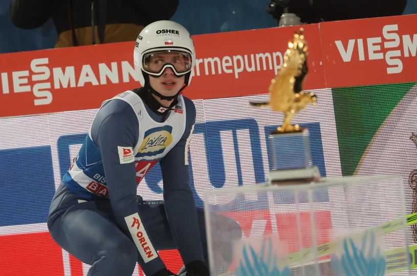 Czekaliśmy 47 lat na taki debiut. Kacper Tomasiak "wparował" na podium