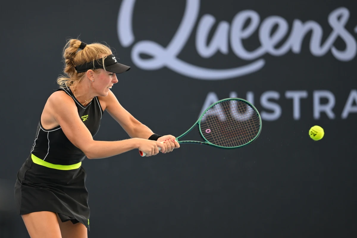 Magdalena Fręch za burtą tenisowego turnieju WTA 500 na twardych kortach w australijskim Brisbane. Polka przegrała z rozstawioną z numerem dziewiątym Czeszką Lindą Noskovą 7:6 (7-5), 4:6, 4:6. Spotkanie trwało dwie i pół godziny.
