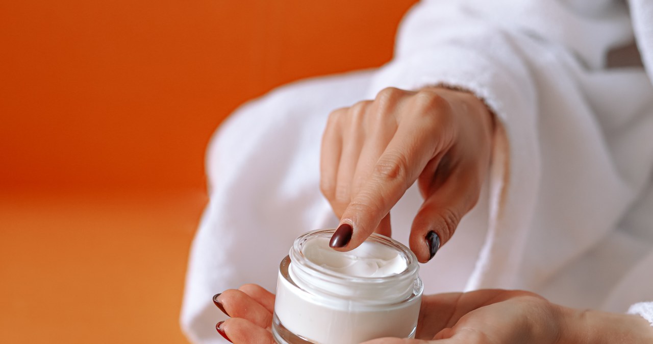 Bez rumienia i ściągniętej skóry. Tak wybierzesz najlepszy krem na zimę