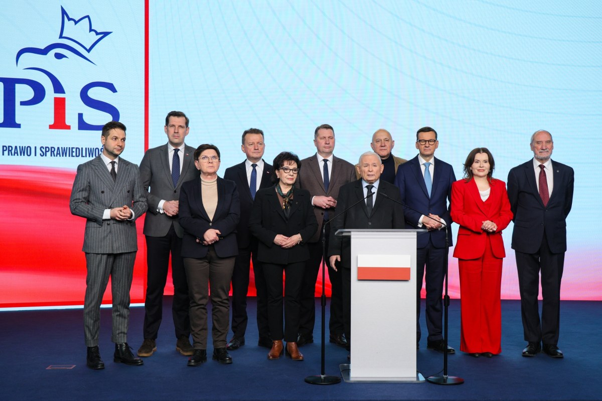 Morawiecki, Jaki i Kaczyński razem na scenie. PiS zapewnia o jedności