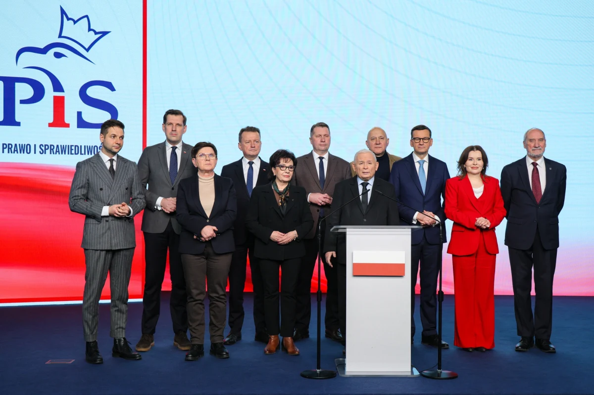 "Odbyło się prezydium partii (…). Przede wszystkim rozmawialiśmy o kwestii dalszego działania i jedności partii w tym działaniu. Oczywiście jest to działanie nastawione na wybory" – mówił na konferencji prasowej, w towarzystwie polityków partii, prezes PiS Jarosław Kaczyński. Po tygodniach doniesień o wewnętrznych walkach w ugrupowaniu, PiS manifestuje jedność. 