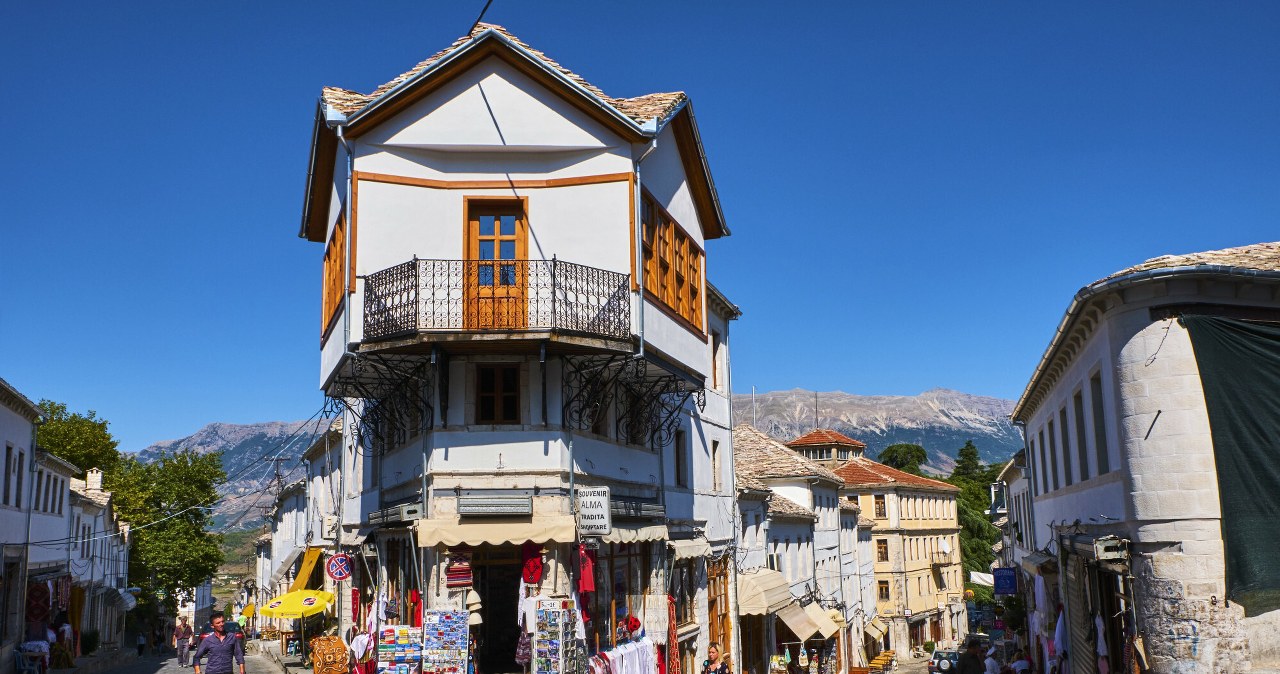 Dramatyczna sytuacja w Albanii. Powódź zalewa m.in. historyczne miasto