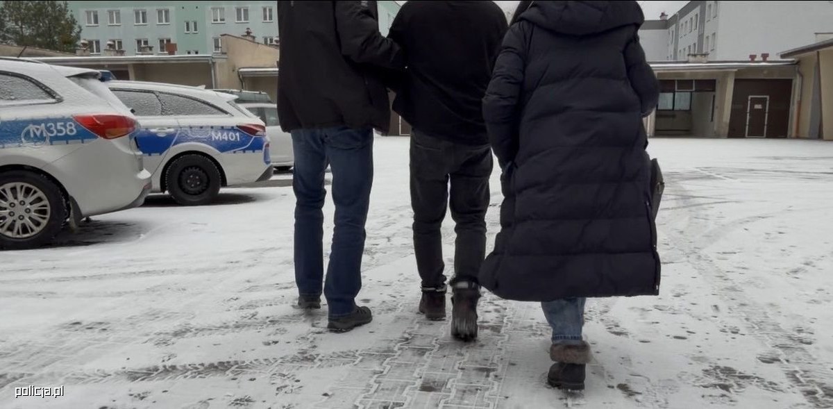 Szokujący atak w Augustowie. Ojciec wbił nóż w plecy swojej 6-letniej córce