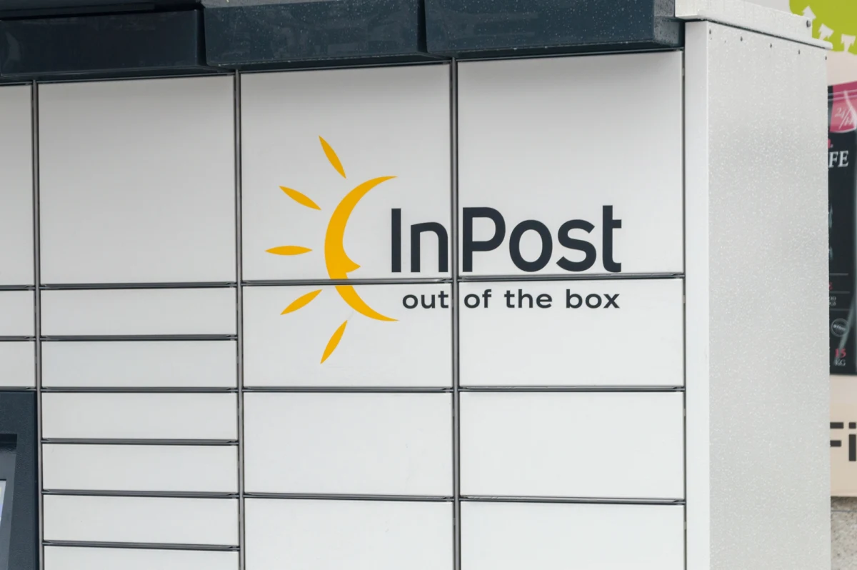 InPost zniknie z giełdy w Amsterdamie? Spółka, która otrzymała propozycję przejęcia wszystkich akcji, powołała specjalny zespół do analizy potencjalnej transakcji. Szefowa Polskiego Stowarzyszenia Inwestorów Kapitałowych Anna Wnuk wskazuje, że wycofanie InPostu z parkietu byłoby kolejnym przypadkiem delistingu dużej polskiej firmy, co może mieć konsekwencje dla inwestorów i wizerunku rynku kapitałowego.