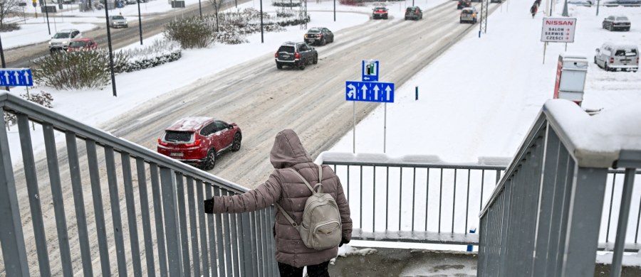 Nawet 20 cm śniegu może spaść dziś na Podkarpaciu i Lubelszczyźnie. Instytut Meteorologii i Gospodarki Wodnej wydał dla tych województw ostrzeżenia pierwszego stopnia przed intensywnymi opadami śniegu. 