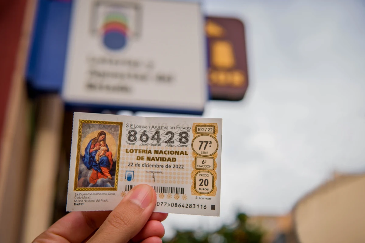 6 stycznia to w Hiszpanii nie tylko święto Trzech Króli, ale także dzień, na który z niecierpliwością czekają miliony osób – zarówno mieszkańcy kraju, jak i gracze z całego świata. To właśnie wtedy odbywa się słynna Loteria del Niño, która każdego roku rozdziela gigantyczne nagrody pieniężne i daje szansę na spełnienie marzeń o finansowej niezależności.