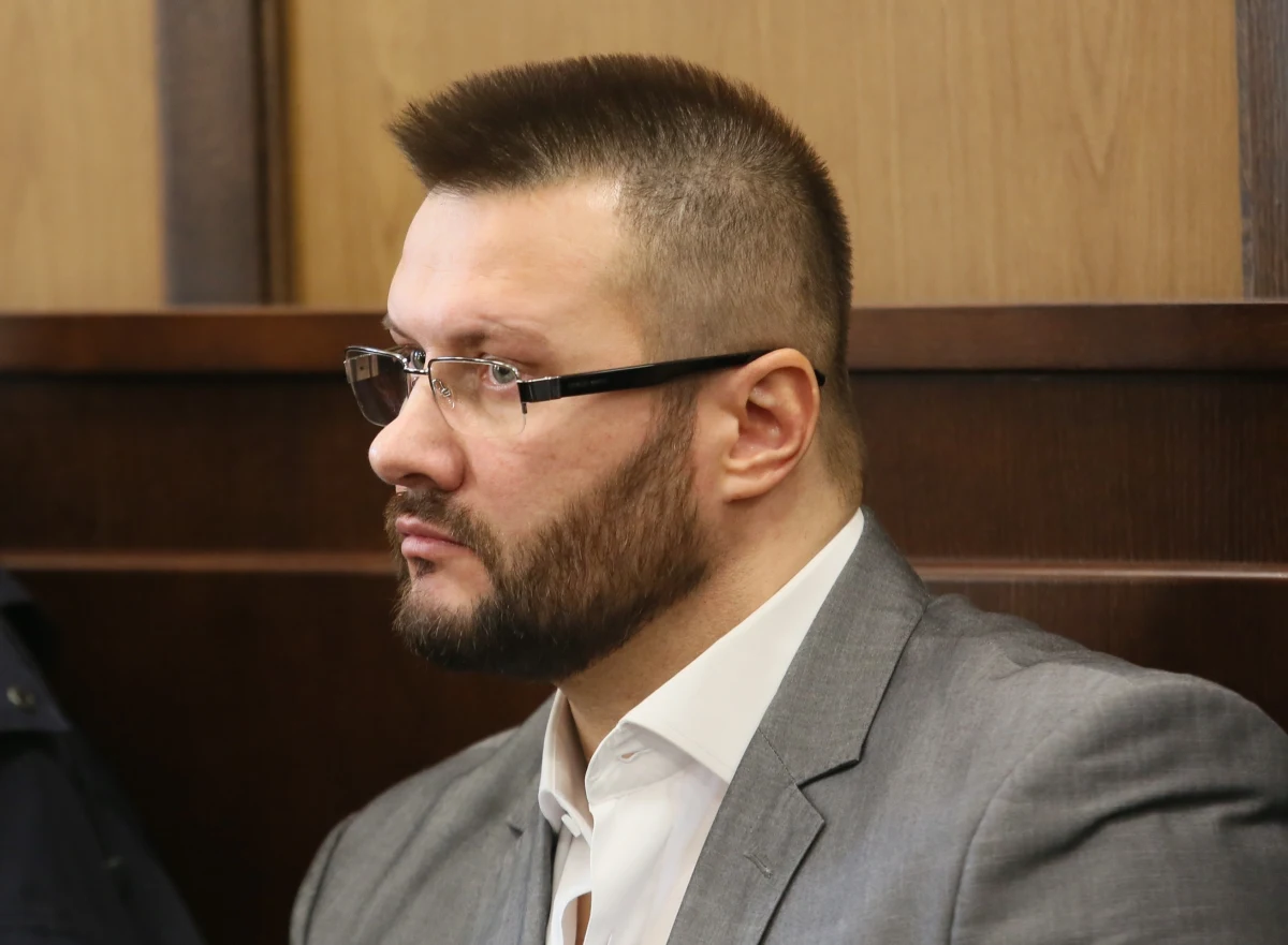 "To jest pierwszy dzień reszty mojego życia. To jest przede wszystkim czas dla moich bliskich, dla mojej rodziny" - powiedział po wyjściu na wolność ​Ryszard Bogucki. Mężczyzna odsiadywał wyrok 25 lat więzienia za zabójstwo przywódcy gangu pruszkowskiego Andrzeja Kolikowskiego "Pershinga". 