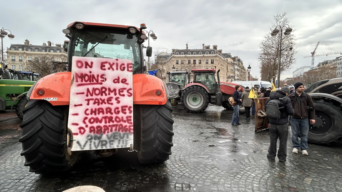 Fiaskiem zakończyły się negocjacje francuskiej minister rolnictwa Annie Genevard z rolnikami, którzy protestują w Paryżu m.in. przeciwko unijnej umowie handlowej z krajami Mercosur. Kilkadziesiąt traktorów zablokowało m.in. Wieżę Eiffla oraz Łuk Triumfalny i Pola Elizejskie - czego świadkiem był korespondent RMF FM w Paryżu Marek Gładysz.