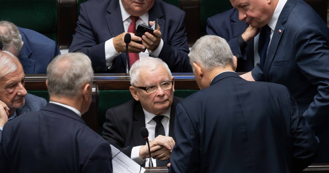 "Jeden szczególny wątek" na ustach polityków PiS. Odsłaniamy kulisy