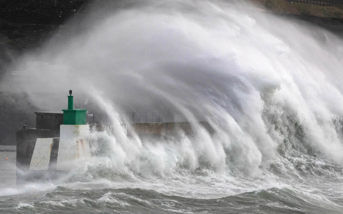 Europa Północna przygotowuje się na nadejście potężnego orkanu Goretti, który w czwartek i piątek przyniesie huraganowe wiatry, intensywne opady deszczu oraz śniegu. Synoptycy ostrzegają, że zjawisko może spowodować poważne zakłócenia w transporcie i infrastrukturze.
