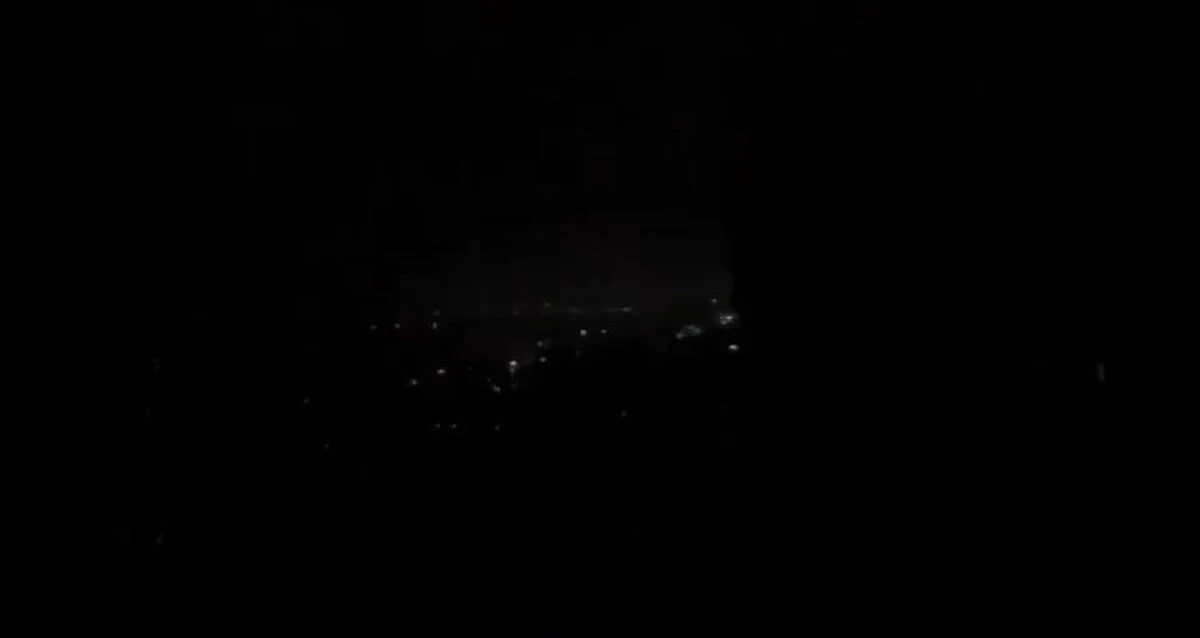 Siły ukraińskie przeprowadziły atak rakietowy na Biełgorod, powodując "poważne szkody" w infrastrukturze energetycznej miasta. W piątkowy poranek bez prądu i ogrzewania pozostaje ponad pół miliona osób.