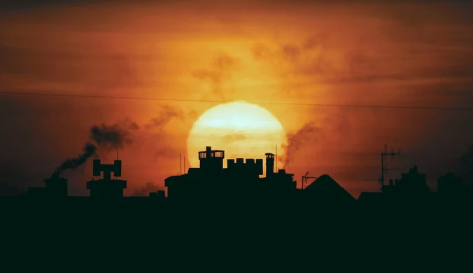 Groźna substancja pojawiła się w powietrzu. Wydano alert RCB