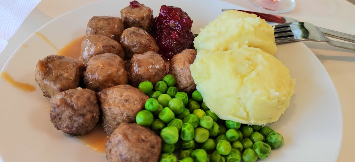 Kochają je miliony Polaków. Kultowe szwedzkie klopsiki IKEA serwuje już od 40 lat