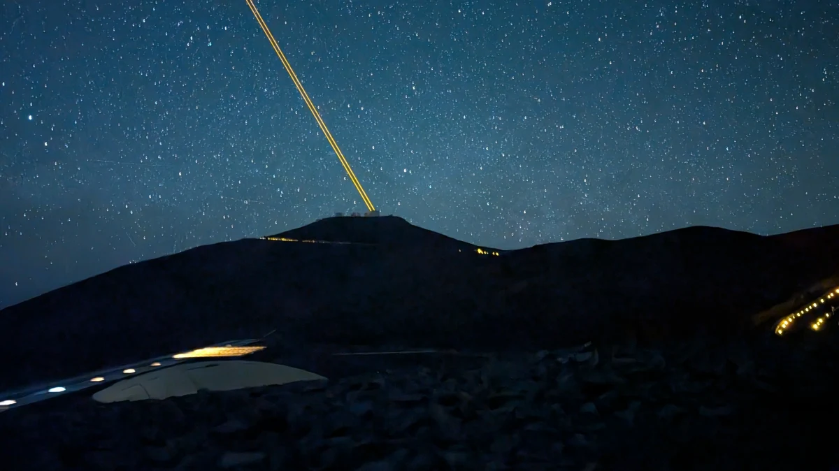 W zdecydowanej większości przypadków astronomowie korzystający z teleskopu VLT Europejskiego Obserwatorium Południowego nie muszą wcale wybierać się do Chile. Obserwacje wykonywane są dla nich przez astronomów i inżynierów na miejscu - mówi RMF FM dr  Elyar Sedaghati. Astronom ESO, zatrudniony na stałe w Obserwatorium Paranal na Pustyni Atakama, opowiada Grzegorzowi Jasińskiemu o pracy na rzecz innych zespołów naukowych, ale i własnych projektach badawczych, koncentrujących się na obserwacji planet pozasłonecznych. 