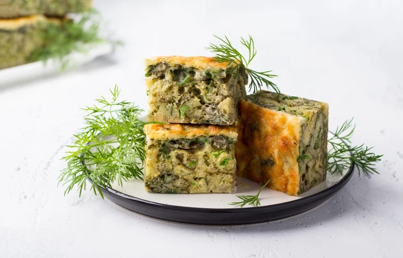 Ciasto szpinakowe. Przygotuj podwójną porcję, bo gwałtownie znika