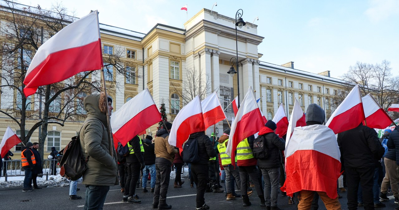 Rolnicy okupują budynek Kancelarii Premiera. Żądają konfrontacji