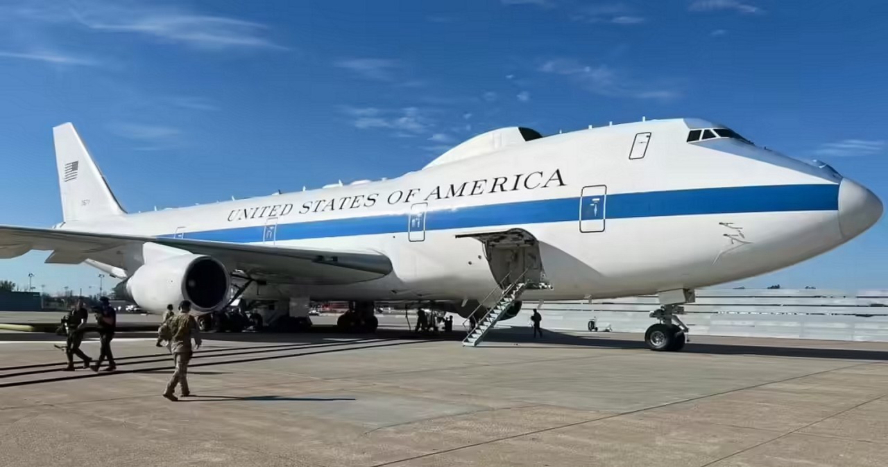 "Samolot dnia zagłady" pojawił się na lotnisku w Los Angeles