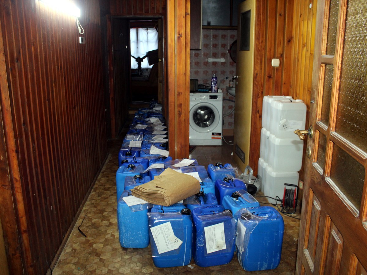 Dziesiątki kilogramów mefedronu w wynajmowanym domu