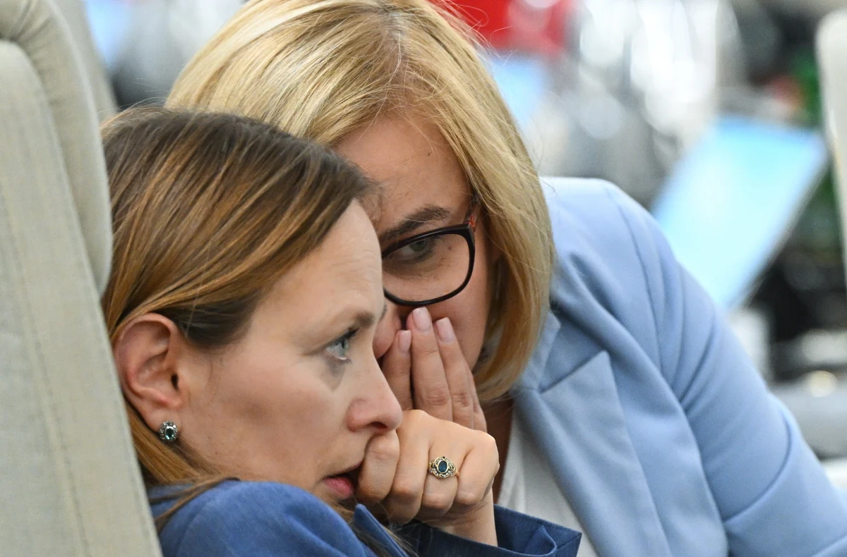 ​Głosowanie na nowego przewodniczącego Polski 2050 zakończyło się o godz. 15. Żaden z kandydatów nie zdobył ponad 50 proc. głosów, dlatego odbędzie się II tura zaplanowana na poniedziałek, 12 grudnia. Zmierzą się w niej Katarzyna Pełczyńska-Nałęcz i Paulina Hennig-Kloska. Ryszard Petru zadeklarował w sobotę po ogłoszeniu wyników głosowania, że w II turze odda swój głos na Hennig-Kloskę. 