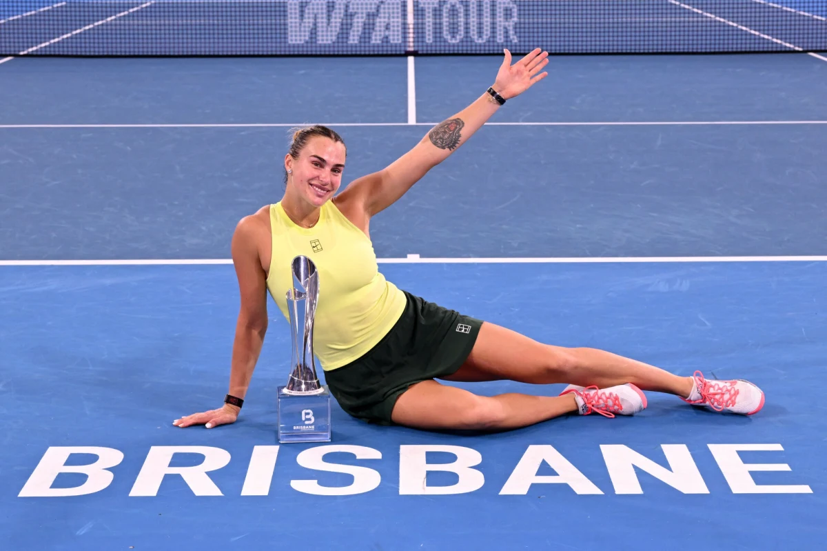 Wymarzony start Aryny Sabalenki. Od zwycięstwa w turnieju WTA w Brisbane białoruska tenisistka rozpoczęła zmagania w 2026 roku. W finale pokonała w dwóch setach Ukrainkę Martę Kostiuk. Dla Sabalenki był to już 22. triumf w karierze. 