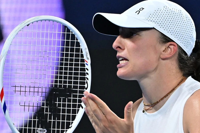 Świątek chciała wrócić po 0:6 z Bencic. Losy finału rozstrzygnął trzeci set