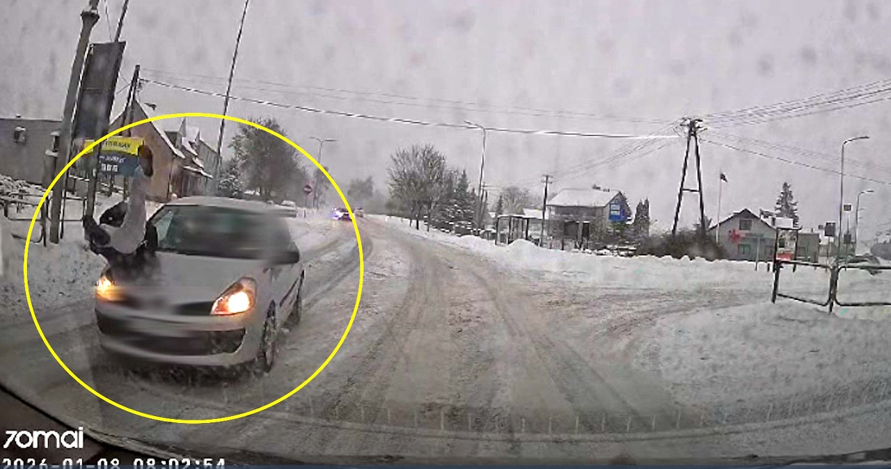 Dramatyczne potrącenie na zasypanym przejściu. Wszystko nagrała kamera