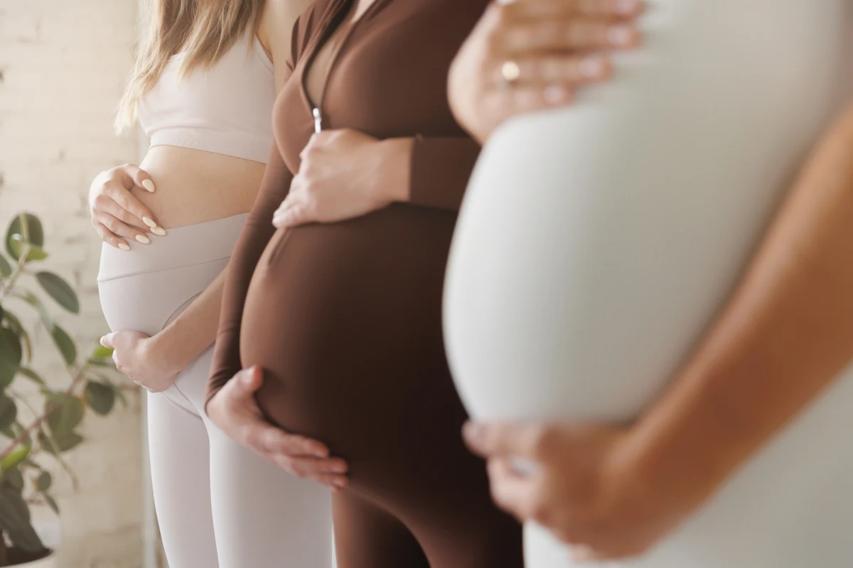 Rządowy program dla kobiet w ciąży o nazwie TOP Mama ma opóźnienie. Miał on zapewnić ciężarnym bezpieczny transport na najbliższą porodówkę z części Polski, gdzie oddziału położniczego nie ma. Nazwa TOP Mama to skrót od pierwszych liter słów "Terenowy Oddział Położniczy". Jak ustalił reporter RMF FM Michał Dobrołowicz, wbrew zapowiedziom, program nie ruszył na początku nowego roku. Przedstawiciele resortu zdrowia zapewniają, że pierwsze placówki uruchomią ten program jeszcze w styczniu. 