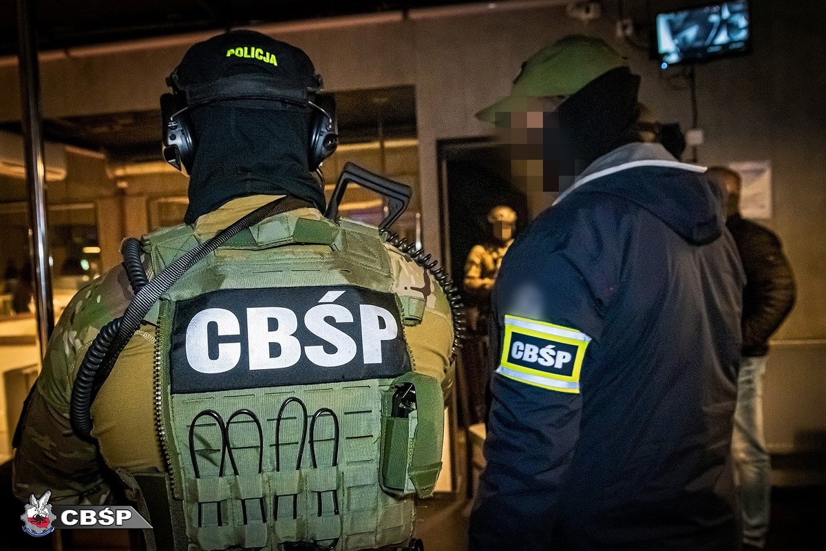 Agencje towarzyskie, pranie pieniędzy i wyłudzenia. Rozbita mafia w Trójmieście