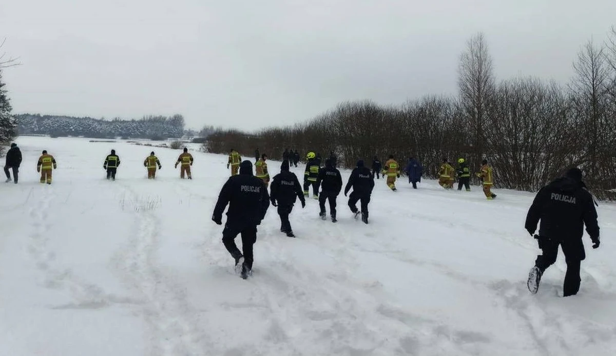 Jest prokuratorskie śledztwo w sprawie śmierci 37-letniej Emilii K., której ciało znaleziono w okolicach Włodawy na Lubelszczyźnie. Kobiety szukano przez trzy dni. Według ustaleń policji, kobieta w nocy wysiadła z samochodu, którym jechała ze swoim mężem. Jej zaginięcie zgłosiła matka.