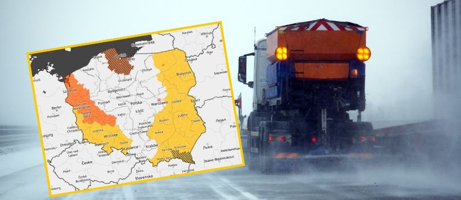 Instytut Meteorologii i Gospodarki Wodnej wydał ostrzeżenia przed silnym mrozem dla wschodniej Polski oraz alerty przed gołoledzią dla zachodnich regionów kraju. Temperatura może spaść nawet do minus 22 stopni Celsjusza, a marznące opady deszczu i mżawki mogą znacznie utrudnić sytuację na drogach. Ostrzeżenia obowiązują do środy rano.
