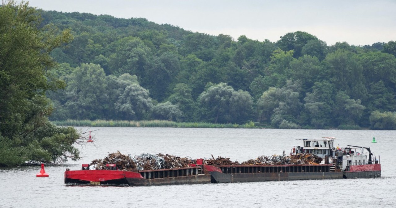 Polska barka utknęła na mieliźnie. Niemcy załamują ręce: Musimy czekać