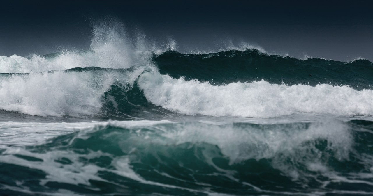 wiadomości,aktualności,Interia Potężny zryw na oceanie. Mężczyzna zginął przez rzadkie zjawisko