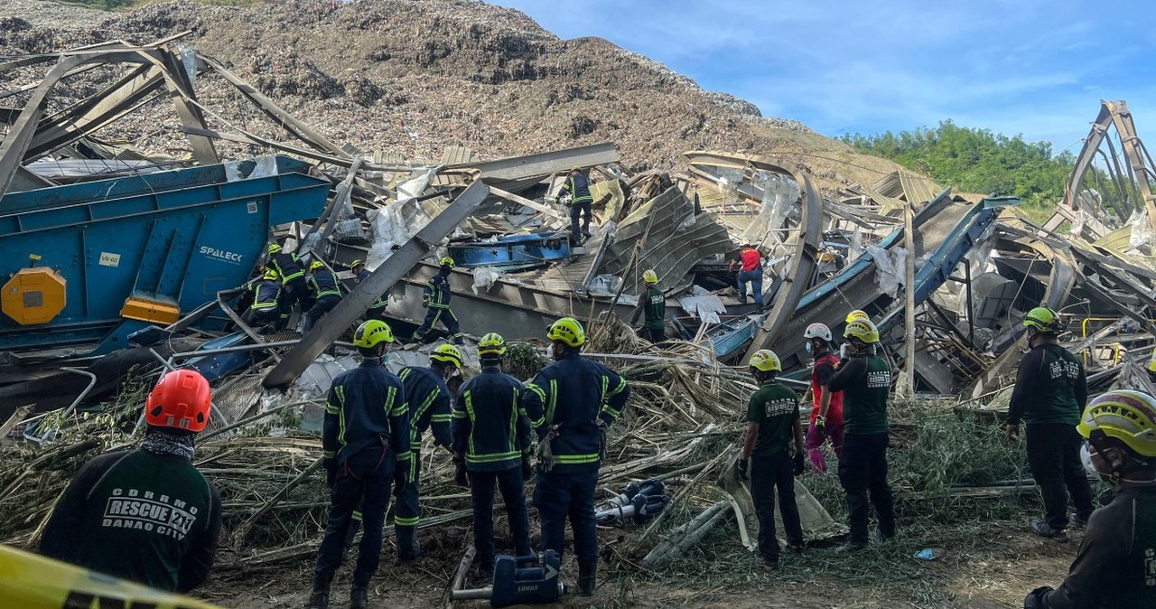 Odpady runęły z wysokości 20 pięter. Nie żyje co najmniej 7 osób