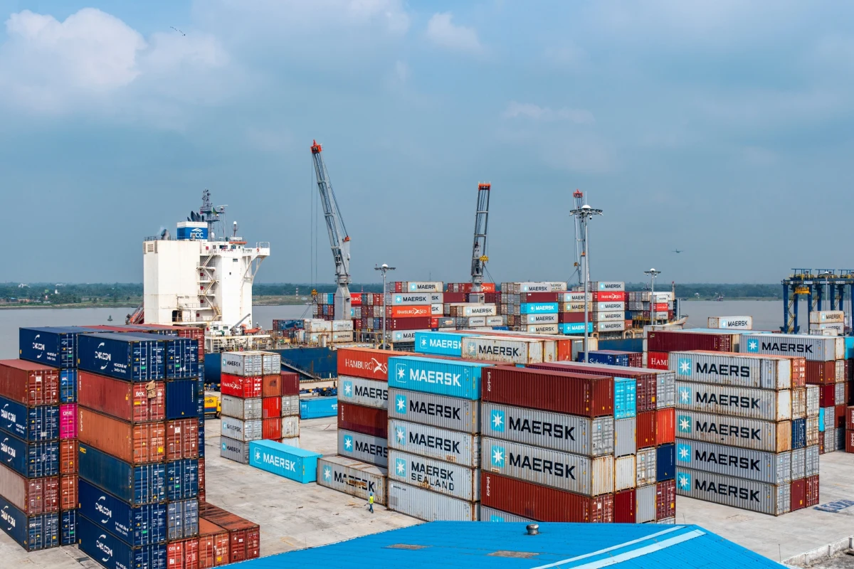 Szwedzcy celnicy dokonali największego w historii kraju przejęcia kokainy. W porcie Helsingborg na zachodnim wybrzeżu zatrzymano transport zawierający aż 3 tony nielegalnej substancji. Wartość czarnorynkowa przechwyconych narkotyków szacowana jest na 2-3 mld koron szwedzkich (między 786 mln a 1,179 mld zł).