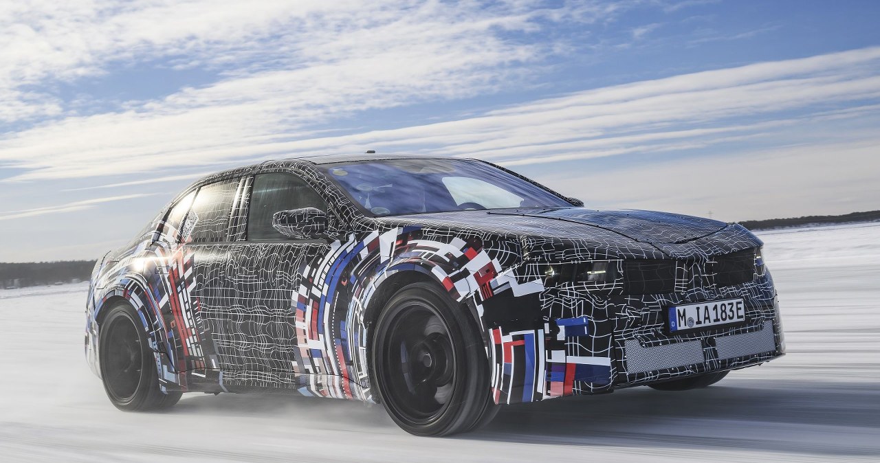 BMW M Neue Klasse. 4 "supermózgi", 4 silniki i możliwość zmiany biegów