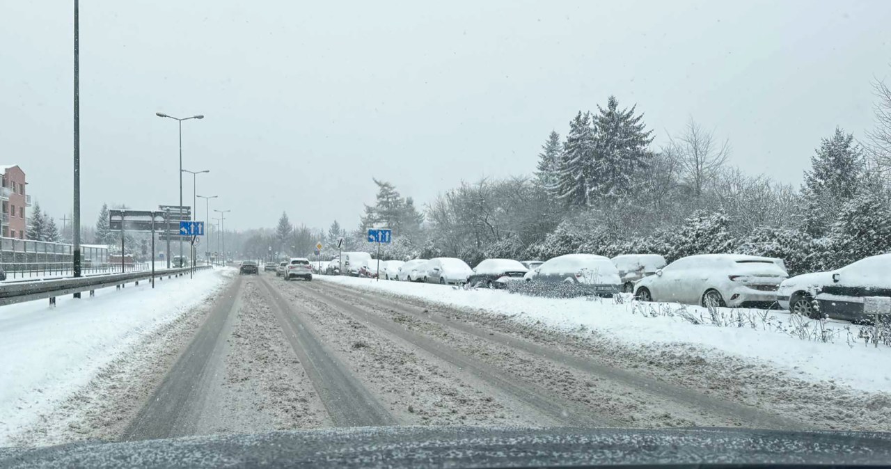 Stłuczka na nieodśnieżonej drodze. Czy można zaskarżyć zarządcę?