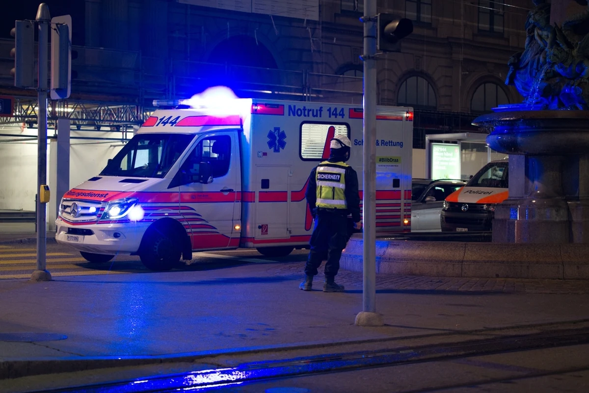 W sobotni wieczór w miejscowości Marly w kantonie Fryburg szwajcarska policja odnalazła ciało mężczyzny w jednym z budynków mieszkalnych. W związku ze sprawą zatrzymano cztery osoby. Jedną z nich jest obywatelka Polski.