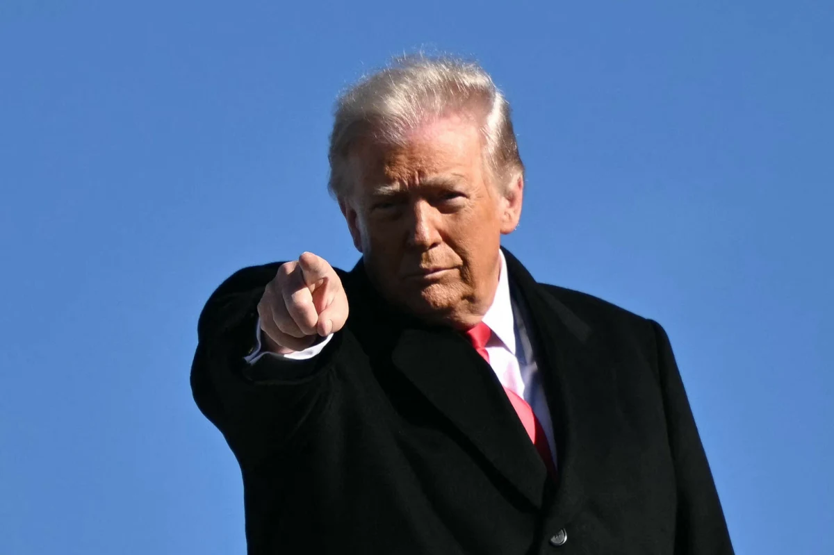 Prezydent USA Donald Trump we wtorek wezwał Irańczyków do kontynuowania antyrządowych protestów i "przejmowania instytucji". Zapowiedział także, że demonstranci mogą liczyć na amerykańską pomoc, choć nie sprecyzował jej formy. Trump ogłosił również zerwanie kontaktów z przedstawicielami reżimu w Teheranie.